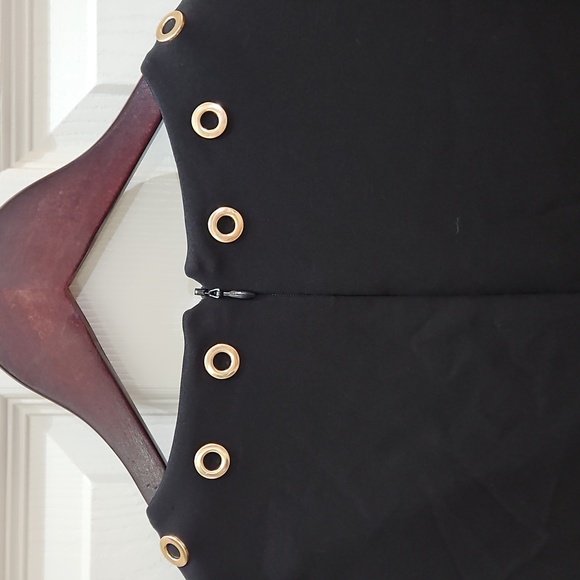 Calvin Klein Black Sleeveless  Knee Length Dress With Gold Grommets Sz 2 - Picture 8 of 11